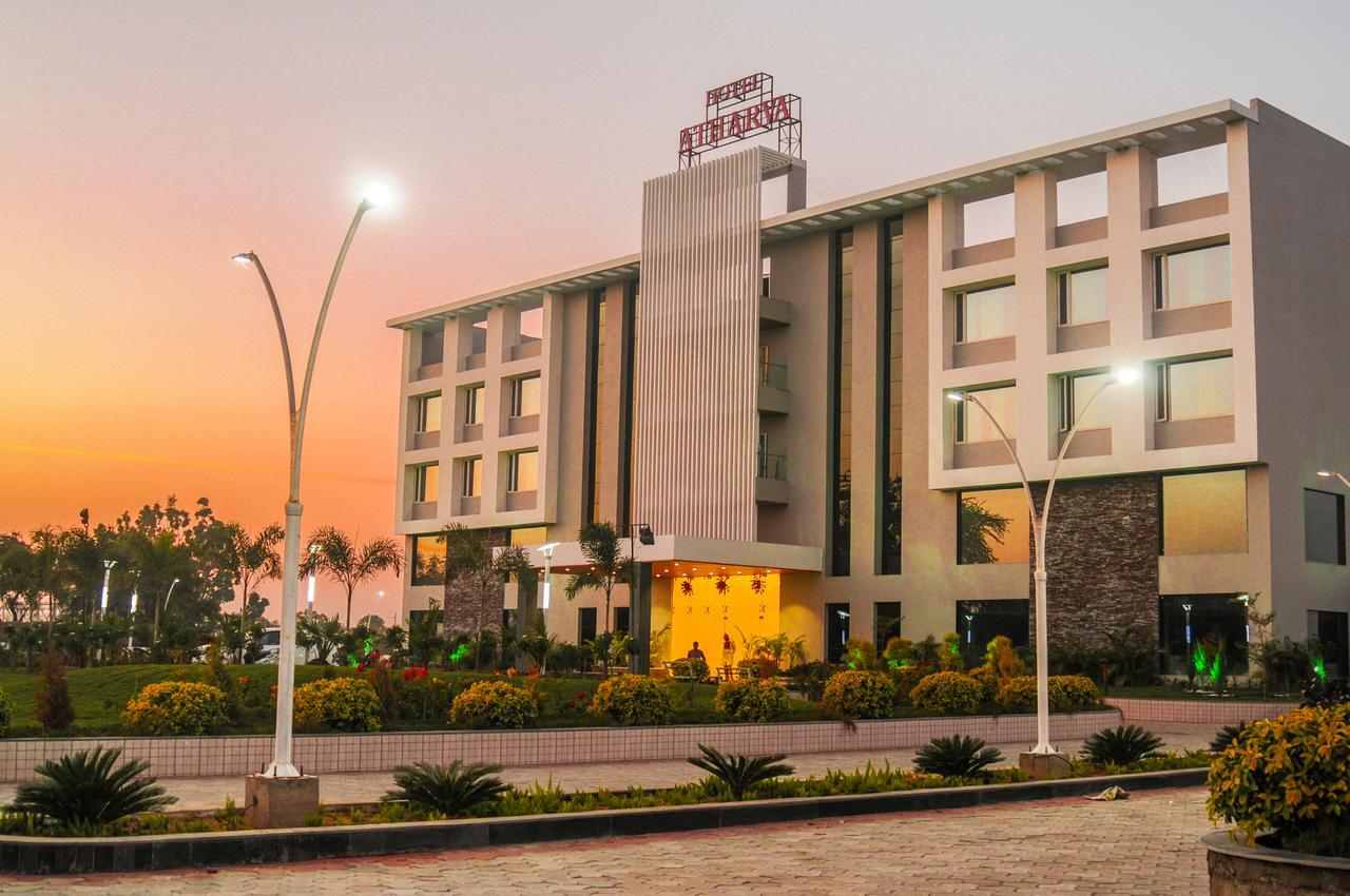 Hotel Atharva 乌贾因 外观 照片
