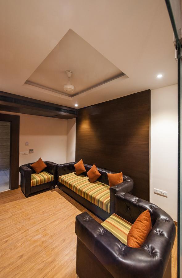 Hotel Atharva 乌贾因 外观 照片